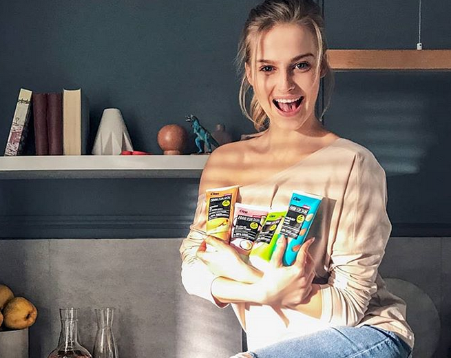 Karolina Pisarek promująca kosmetyki Cien Food for Skin