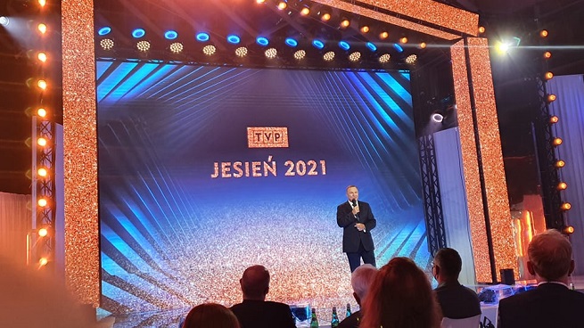 Jacek Kurski podczas konferencji prezentującej ofertę TVP jesień 2021; fot. Jacek Kowalski