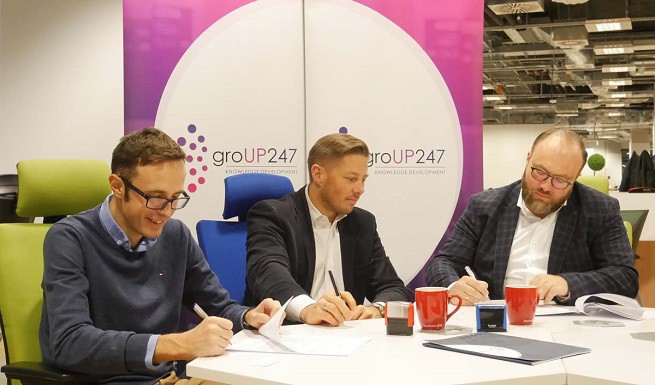 od lewej Marcin Dulnik, Marcin Chłodnicki i Cezary Starzyk (zarząd Group247)