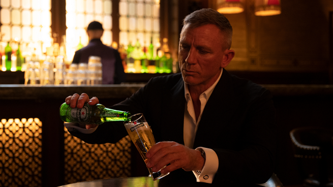 Daniel Craig w spocie Heinekena
