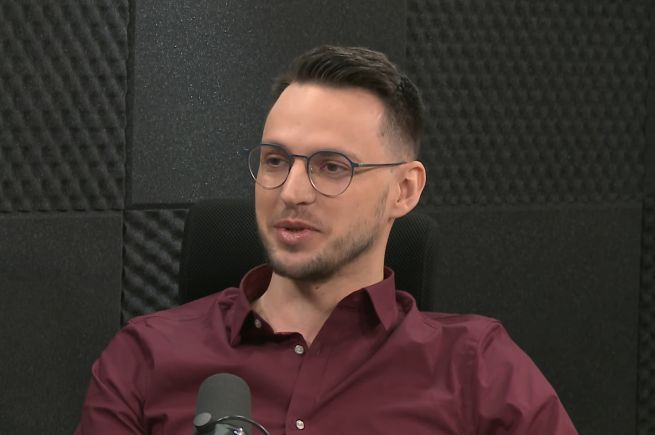 Mateusz Janiak (screen: YouTube/Przegląd Sportowy)