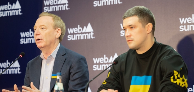Brad Smith, vice chair & president w Microsoft oraz Mychajło Fedorow, wicepremier Ukrainy i minister transformacji cyfrowej
